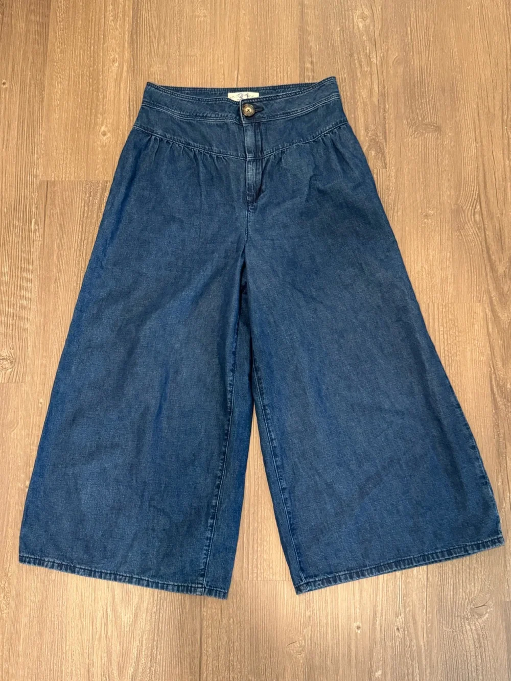 We The Free Double Yoke Wide Leg Cropped Jeans - Picture 1 of 5